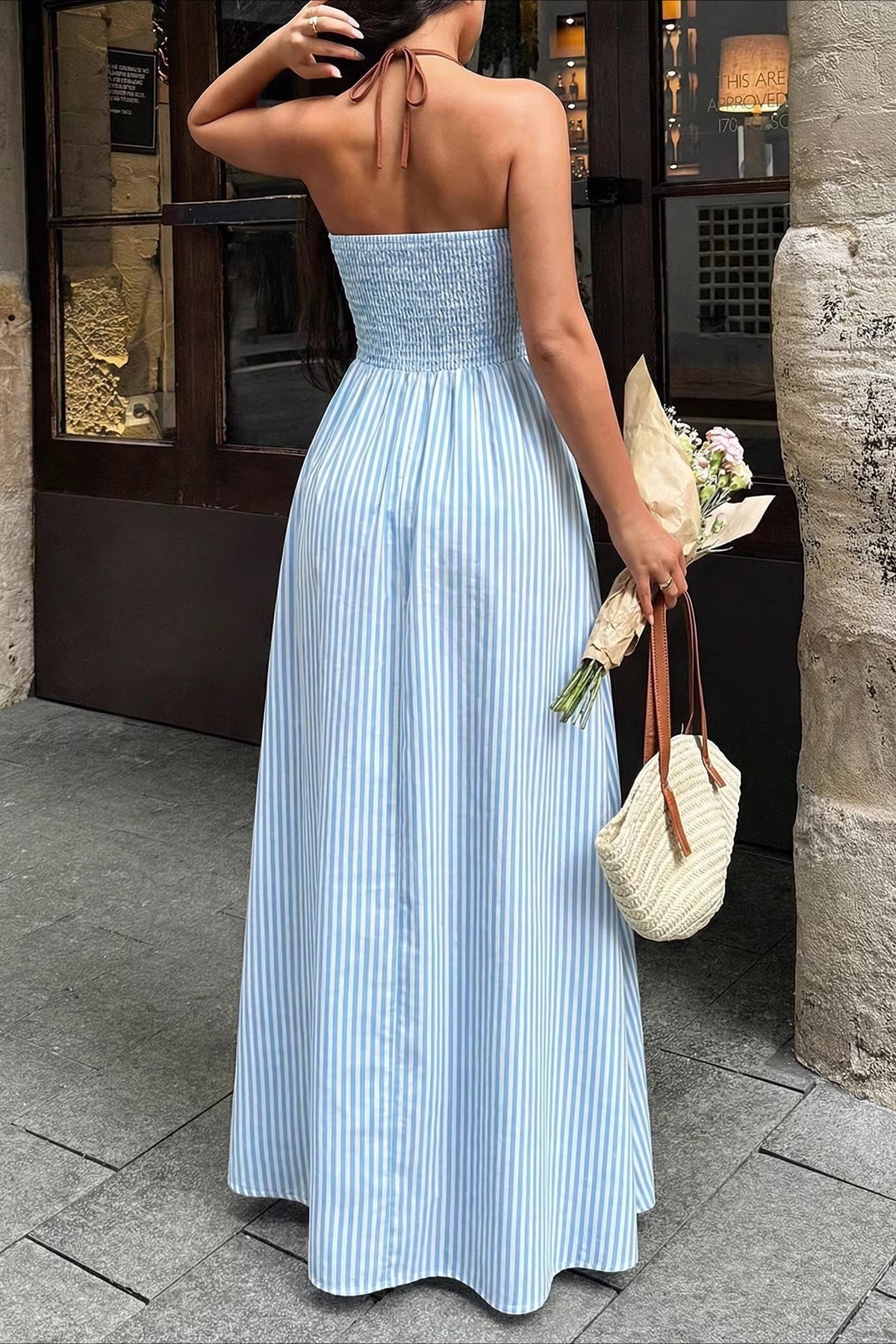 Vestido Halter de Vacaciones con Escote V Profundo y Rayas