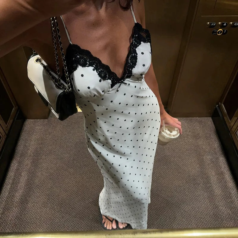 Vestido Largo Chic de Lunares con Cuello en V y Encaje Elegante