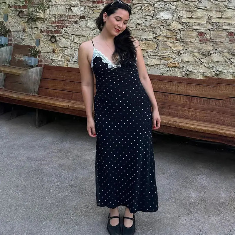Vestido Largo Chic de Lunares con Cuello en V y Encaje Elegante